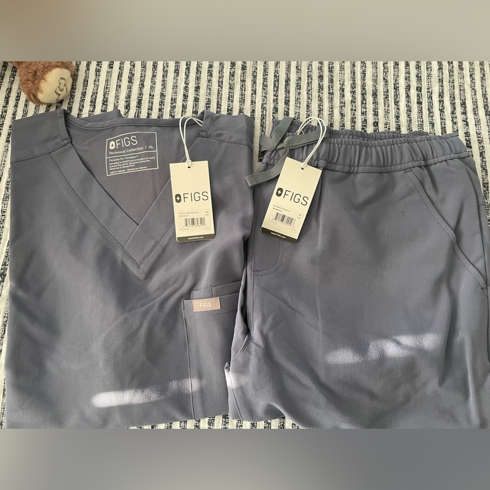 Men FIGS scrubs